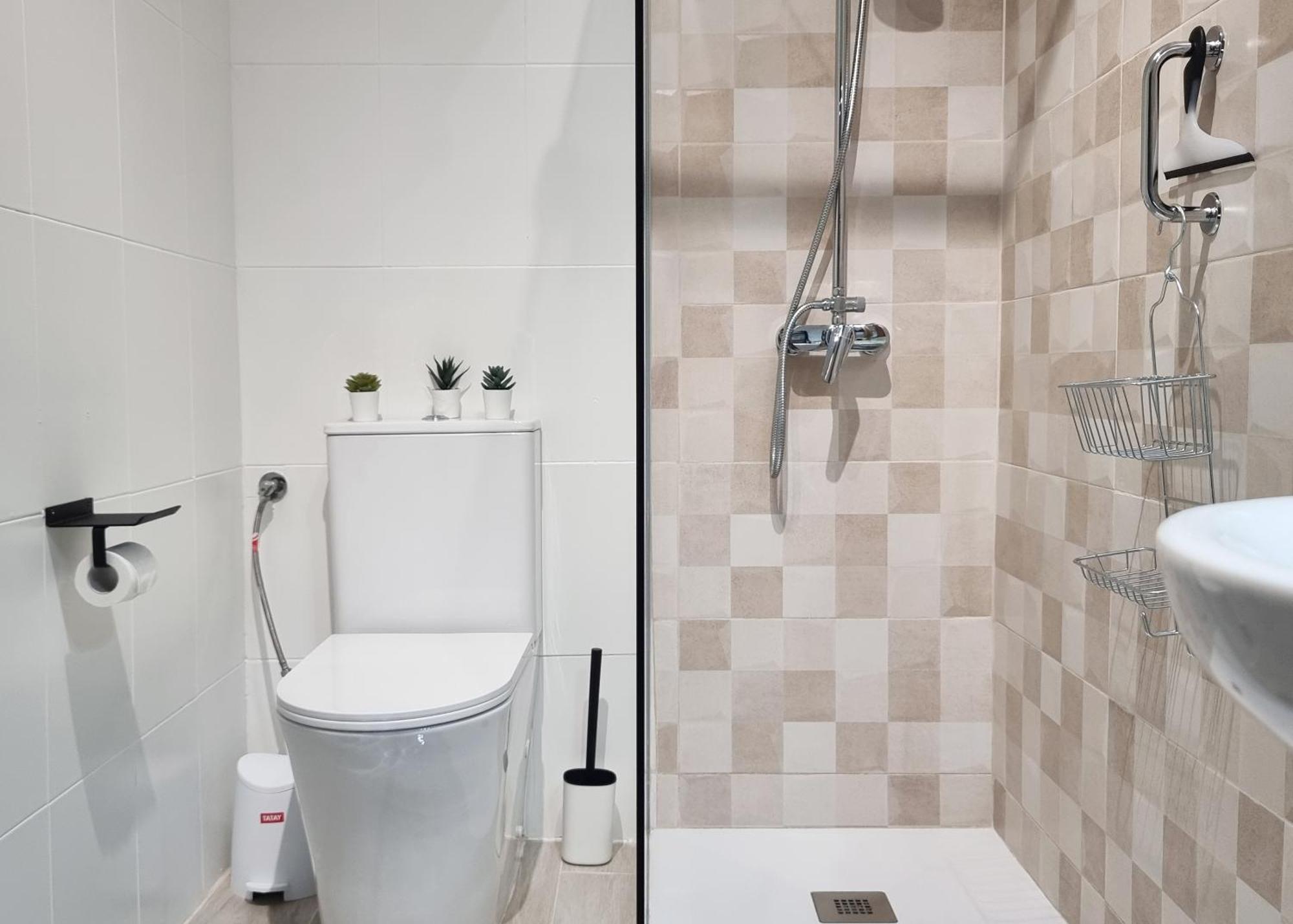 Tinoko Apartament In La Carihuela Beach ตอร์เรโมลิโนส ภายนอก รูปภาพ