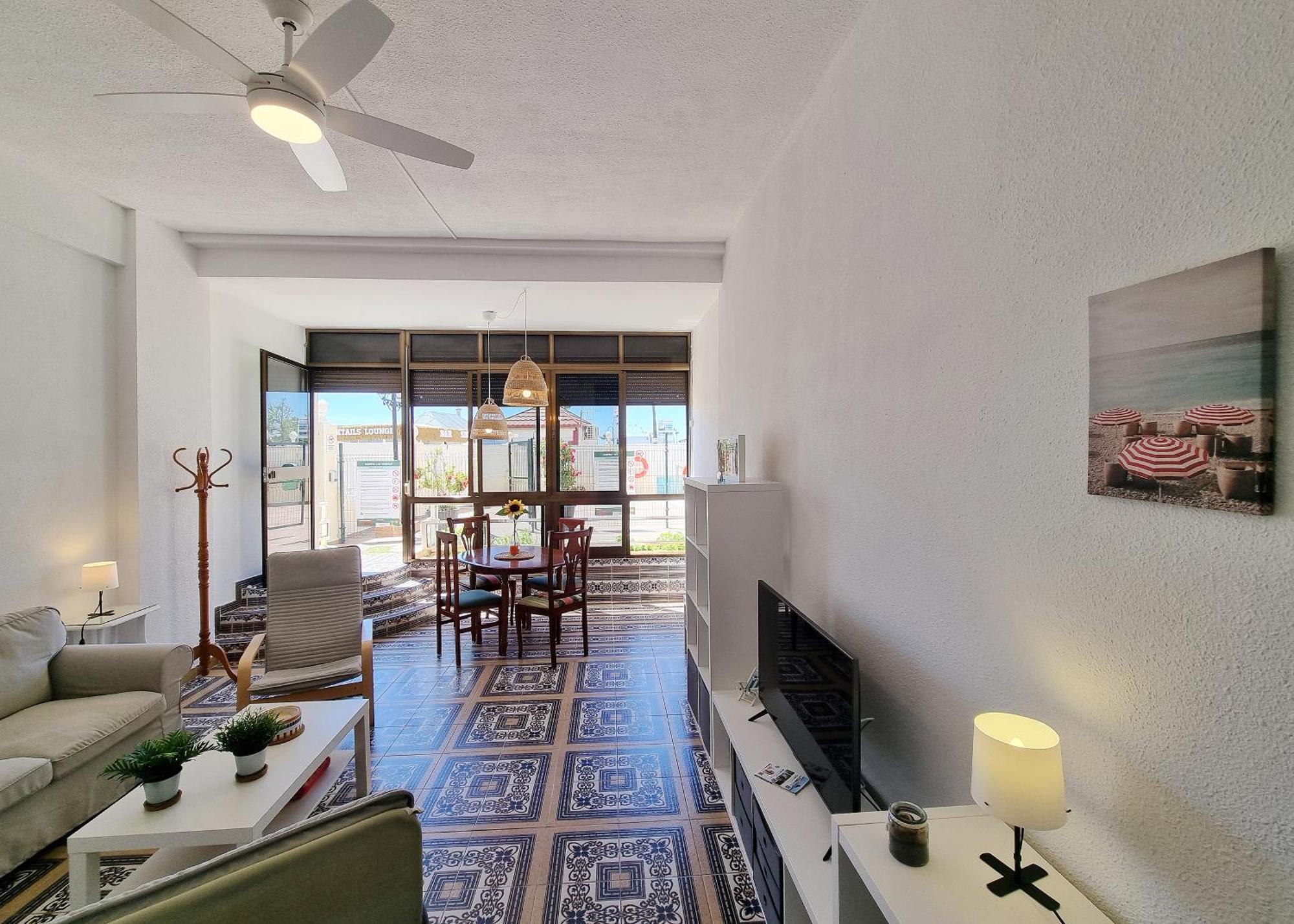 Tinoko Apartament In La Carihuela Beach ตอร์เรโมลิโนส ภายนอก รูปภาพ