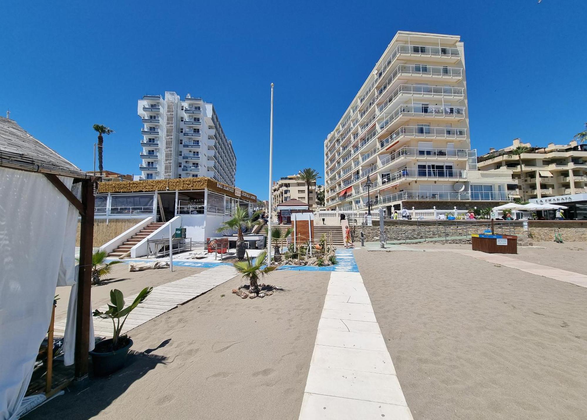 Tinoko Apartament In La Carihuela Beach ตอร์เรโมลิโนส ภายนอก รูปภาพ