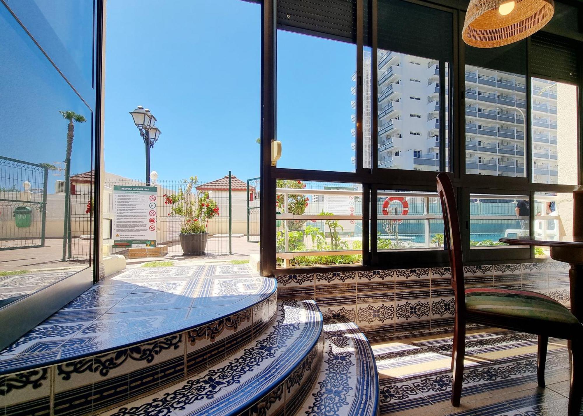 Tinoko Apartament In La Carihuela Beach ตอร์เรโมลิโนส ภายนอก รูปภาพ
