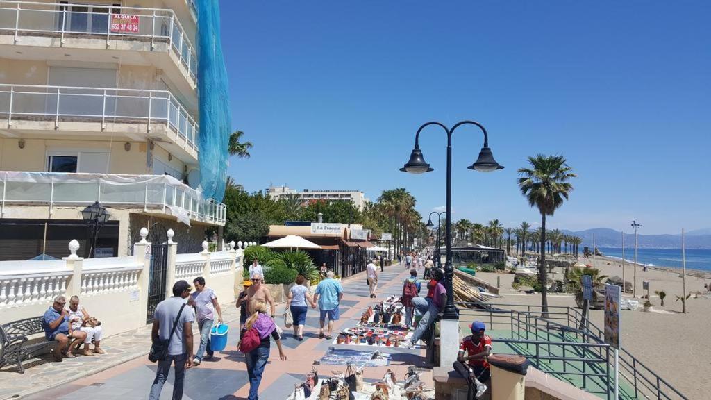 Tinoko Apartament In La Carihuela Beach ตอร์เรโมลิโนส ภายนอก รูปภาพ